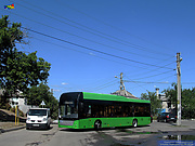 PTS-12 разворачивается на перекрестке улицы Тернопольской и улицы Кутаисской