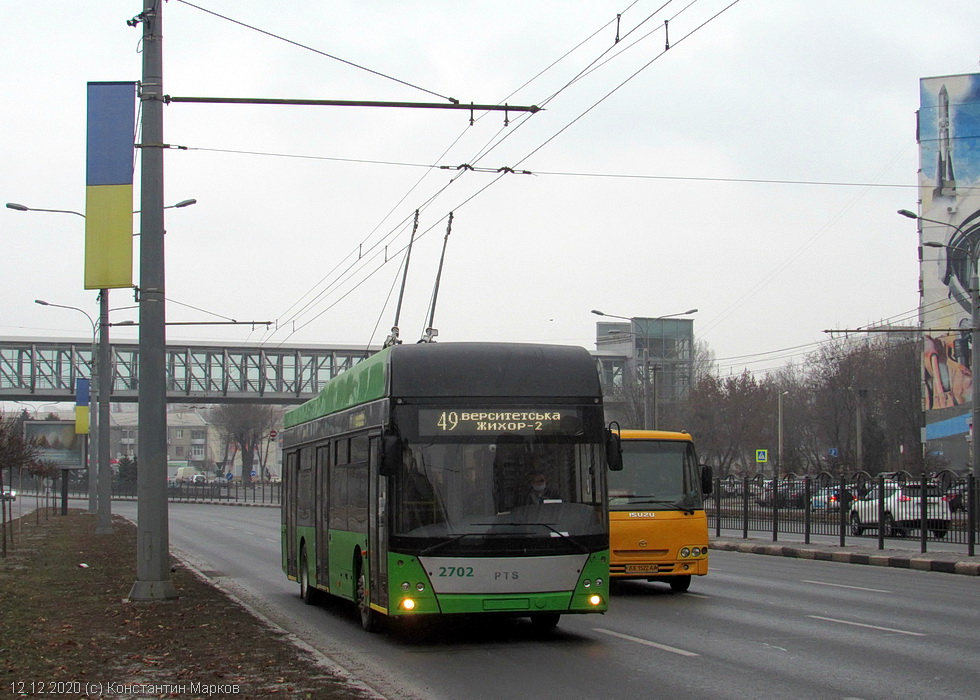 PTS 12 #2702 49-го маршрута на проспекте Гагарина возле надземного перехода
