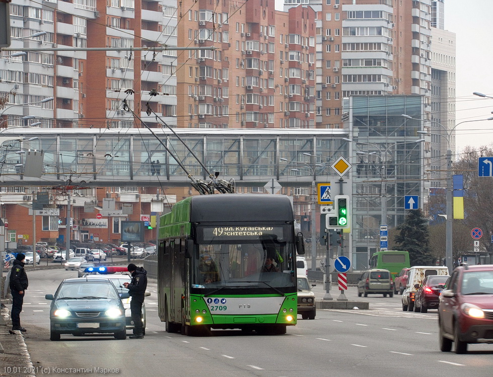 PTS 12 #2709 49-го маршрута на проспекте Гагарина возле перекрестка с улицей Николая Михновского