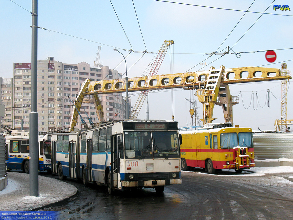 ROCAR-E217 #3011 2-го маршрута и КТГ-1 #017 на конечной "Проспект Победы"