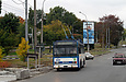 Škoda-14Tr18/6M #2404 35-го маршрута на проспекте Льва Ландау поднимается на Коммунальный путепровод