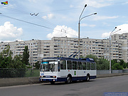 Škoda-14Tr18/6M #2405 35-го маршрута на улице Гвардейцев-Широнинцев в районе улицы Метростроителей