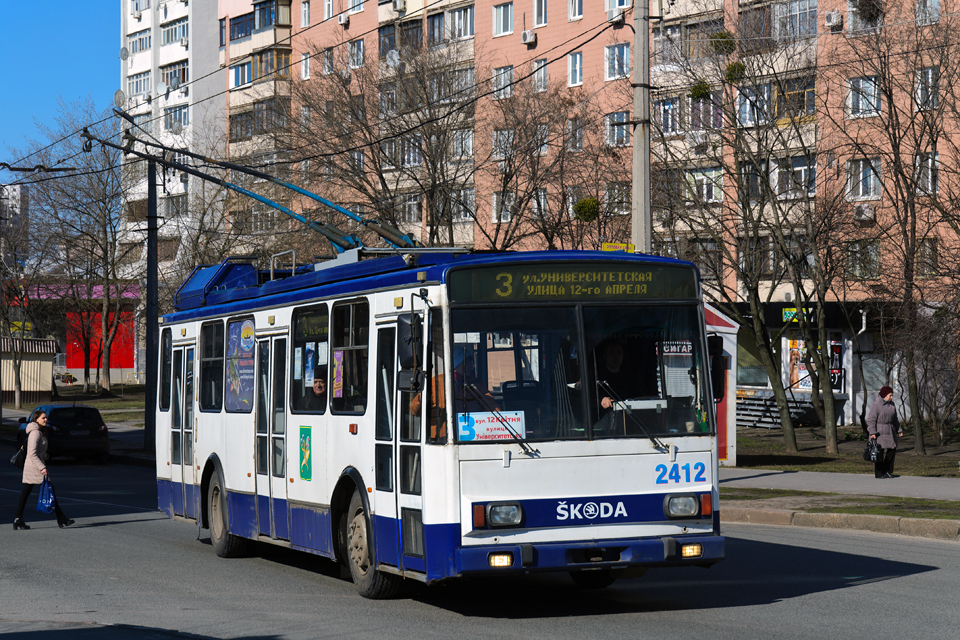 Skoda-14Tr18/6M #2412 3-го маршрута на улице Маломясницкой возле Донецкого переулка