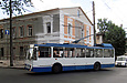 Škoda-14Tr18/6M #2412 5-го маршрута поворачивает с улицы Кузнечной в Лопатинской переулок