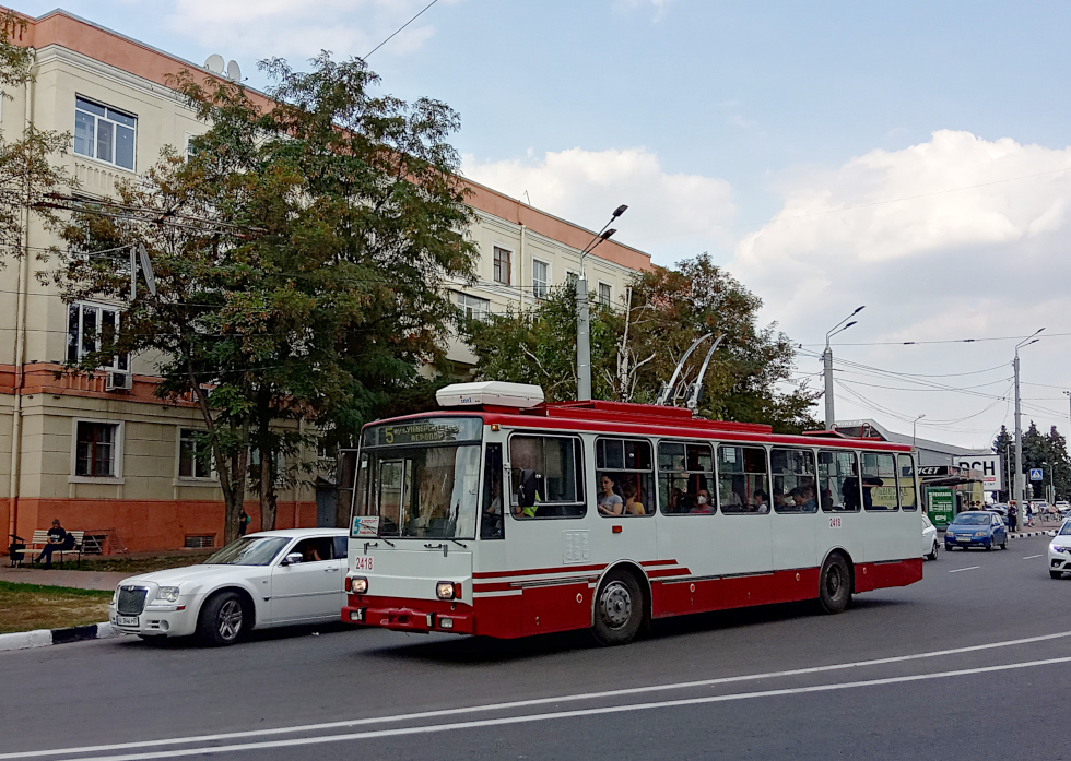 Škoda 14TrM (14Tr08/6) #2418 5-го маршрута на улице Аэрофлотской
