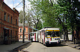 ЮМЗ-Т1 #2004 3-го маршрута поворачивает с улицы Кузнечной в Лопатинский переулок