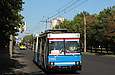 ЮМЗ-Т1 #2005 1-го маршрута на проспекте Героев Сталинграда подъезжает к остановке "27-й микрорайон"