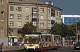 ЮМЗ-Т1 #2027 3-го маршрута на проспекте Гагарина подъезжает к остановке "Автовокзал"