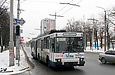 ЮМЗ-Т1 #2038 3-го маршрута на проспекте Героев Сталинграда следует через перекресток с проспектом Маршала Жукова