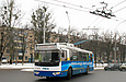 ЗИУ-682Г-016-02 #2305 1-го маршрута поворачивает с проспекта Героев Сталинграда на проспект Маршала Жукова