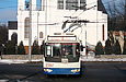 ЗИУ-682Г-016-02 #2307 18-го маршрута поворачивает с улицы Деревянко на проспект Ленина