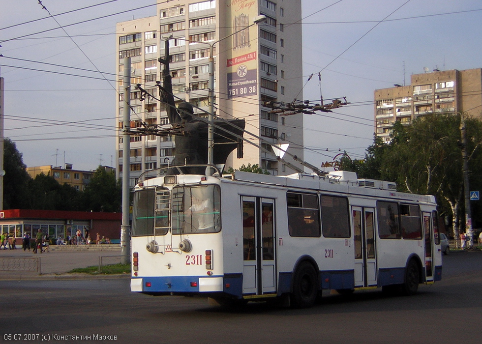 ЗИУ-682Г-016-02 #2311 12-го маршрута на улице 23-го Августа возле одноименной станции метро