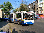 ЗИУ-682Г-016-02 #2315 6-го маршрута поворачивает с улицы Маломясницкой на проспект Гагарина