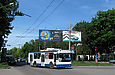 ЗИУ-682Г-016-02 #2316 3-го маршрута поворачивает с бульвара Богдана Хмельницкого на Александровский проспект