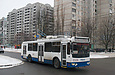 ЗИУ-682Г-016-02 #2320 1-го маршрута на проспекте Маршала Жукова следует через перекресток с улицей Слинько и Садовым проездом