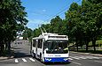 ЗИУ-682Г-016-02 #2325 5-го маршрута на проспекте Гагарина следует через перекресток с улицей Сидоренковской
