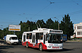 ЗИУ-682Г-016-02 #2325 19-го маршрута на проспекте 50-летия СССР перед перекрестком с Салтовским шоссе
