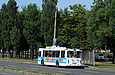 ЗИУ-682Г-016-02 #2336 35-го маршрута на проспекте Льва Ландау перед отправлением от остановки "Садовый проезд"