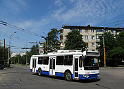 ЗИУ-682Г-016-02 #2347 25-го маршрута выезжает с улицы Танкопия на бульвар Богдана Хмельницкого