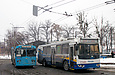 ЗИУ-682Г-016-02 #2349 и ЗИУ-682 #880 27-го маршрута на конечной станции "Проспект Дзюбы"