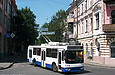 ЗИУ-682Г-016-02 #2350 11-го маршрута выезжает с улицы Карла Маркса на одноименную площадь