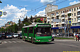 ЗИУ-682Г-016-02 #3302 2-го маршрута на проспекте Науки на перекрёстке с улицей Академика Ляпунова