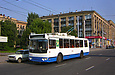 ЗИУ-682Г-016-02 #3304 2-го маршрута на проспекте Ленина возле станции метро "Научная"