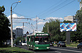 ЗИУ-682Г-016-02 #3306 42-го маршрута на улице Гвардейцев-Широнинцев в районе улицы Бучмы