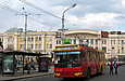 ЗИУ-682Г-016-02 #3318 2-го маршрута в Спартаковском переулке разворачивается на конечной станции "Площадь Конституции"