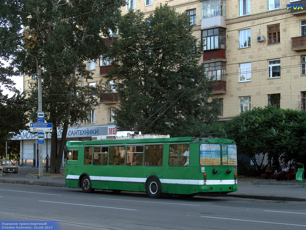 ЗИУ-682Г-016-02 #3321 13-го маршрута на Московском проспекте в районе улицы Академика Павлова