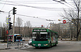 ЗИУ-682Г-016-02 #3326 17-го маршрута разворачивается на конечной "Станция метро "Научная"