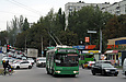 ЗИУ-682Г-016-02 #3329 42-го маршрута на улице Валентиновской пересекает улицу Академика Павлова