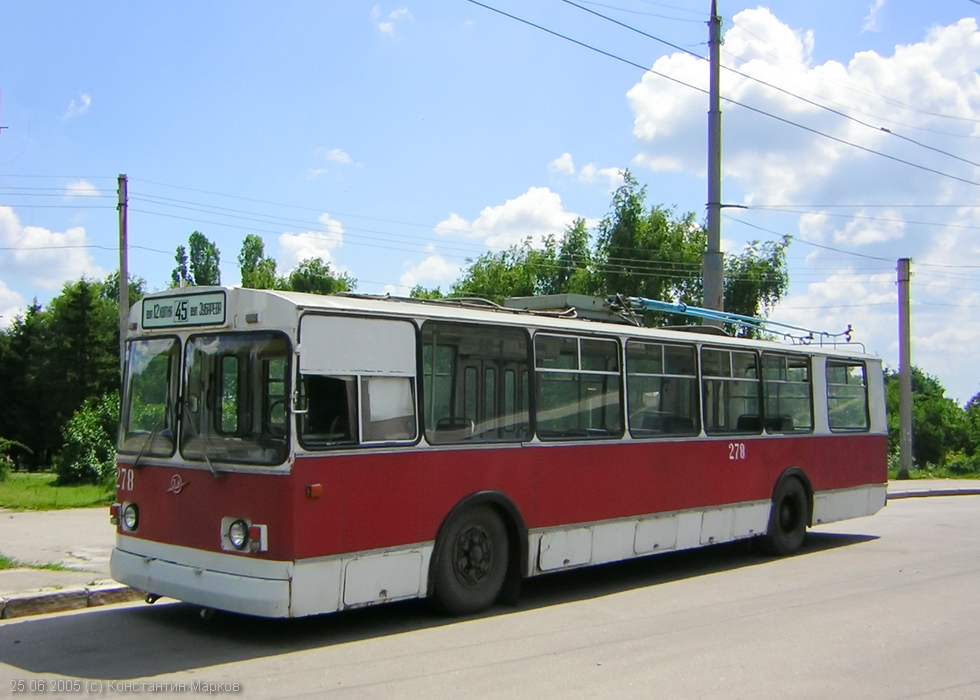 ЗИУ-682 #278 13-го маршрута на конечной станции "25-й микрорайон"