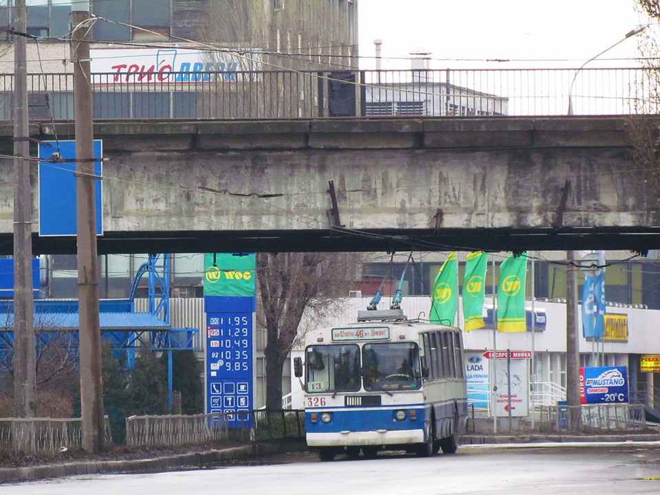 ЗИУ-682 #326 13-го маршрута на Московском проспекте под Московским путепроводом