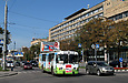 ЗИУ-682 #327 2-го маршрута на проспекте Ленина пересекает улицы Новгородскую