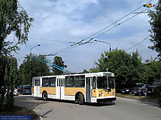 ЗИУ-682 #346 на улице Свистуна выезжает из Троллейбусного депо №3