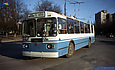 ЗИУ-682Г-016(012) #364 1-го маршрута поворачивает с проспекта Героев Сталинграда на конечную станцию "Микрорайон 28"