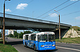 ЗИУ-682 #365 45-го маршрута на улице Роганской выезжает из-под путепровода, по которому проходит Окружная дорога
