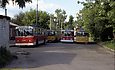 ЗИУ-682 #481 30-го маршрута, #350, #281 32-го маршрута и #492 37-го маршрута на конечной "Универмаг "Харьков""