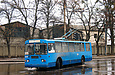 ЗИУ-682Г-016(012) #888 27-го маршрута поворачивает с проспекта Ильича на разворотный круг конечной станции "Проспект Дзюбы"